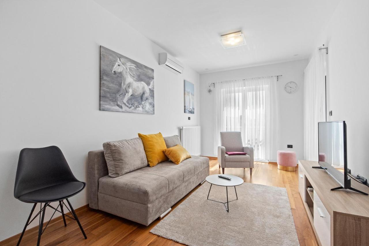 Feniks Fazana Apartman Exterior foto